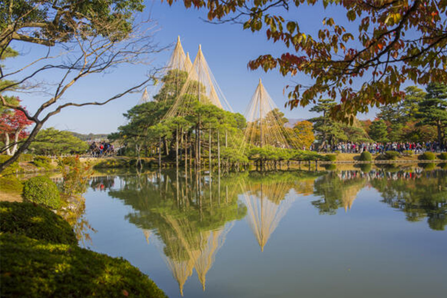 1-Day Kanazawa, Kenrokuen Garden, Samurai District, and Sushi-making Image